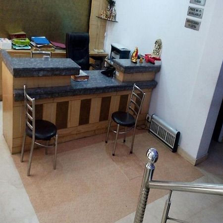 Hotel Parth Palace New Delhi Luaran gambar