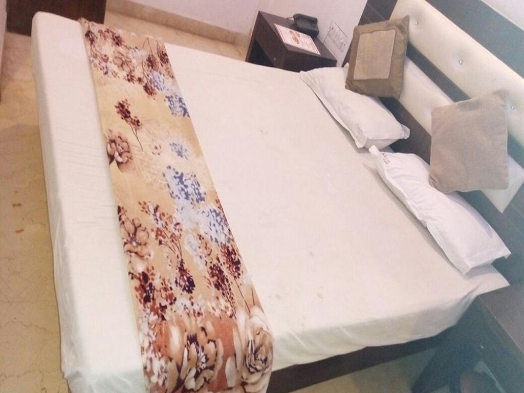 Hotel Parth Palace New Delhi Luaran gambar